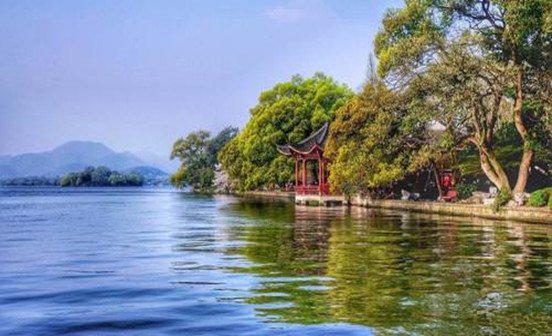 杭州西湖的景点有哪些？